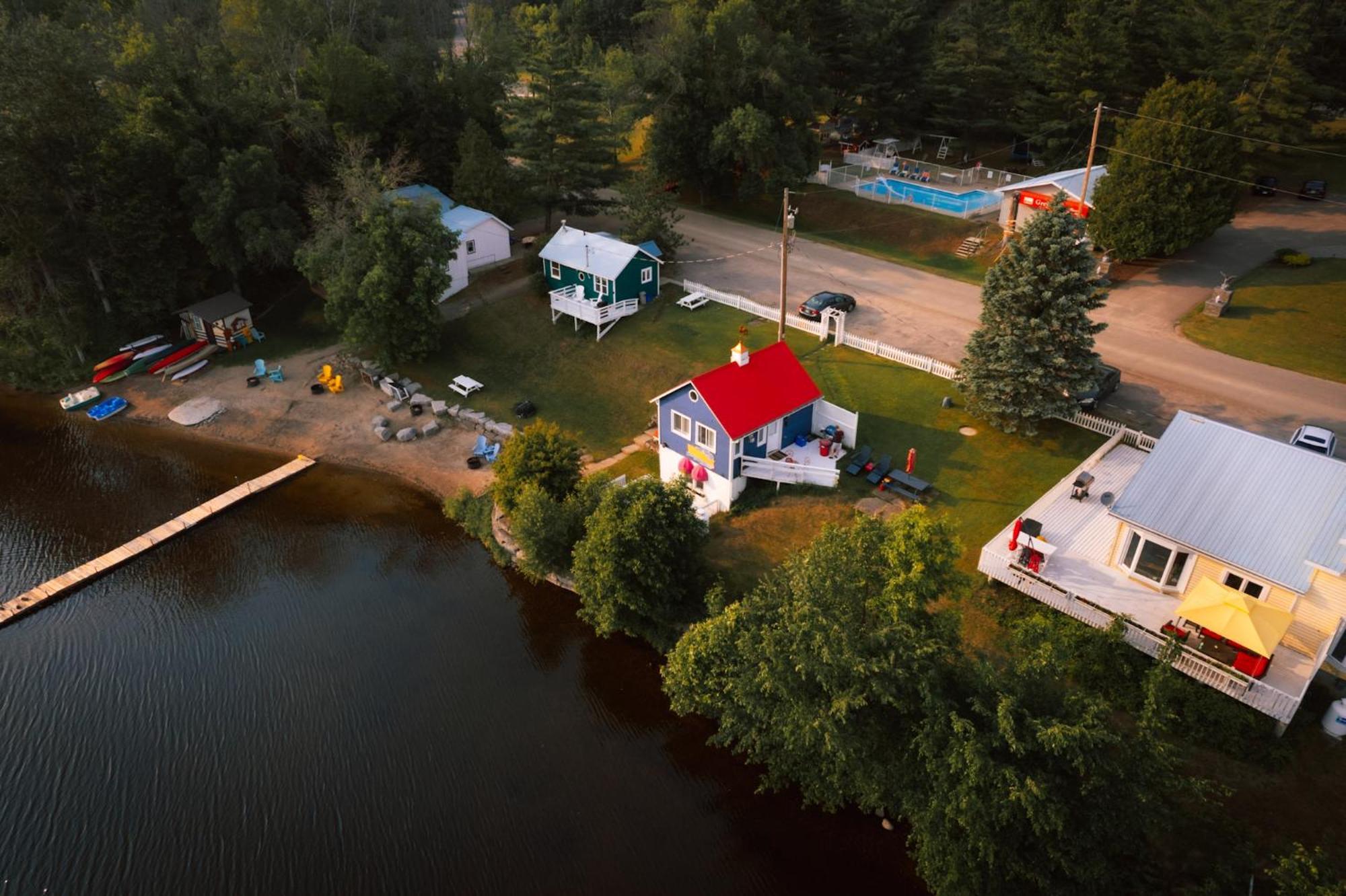 Greystone On Golden Lake Deacon Экстерьер фото