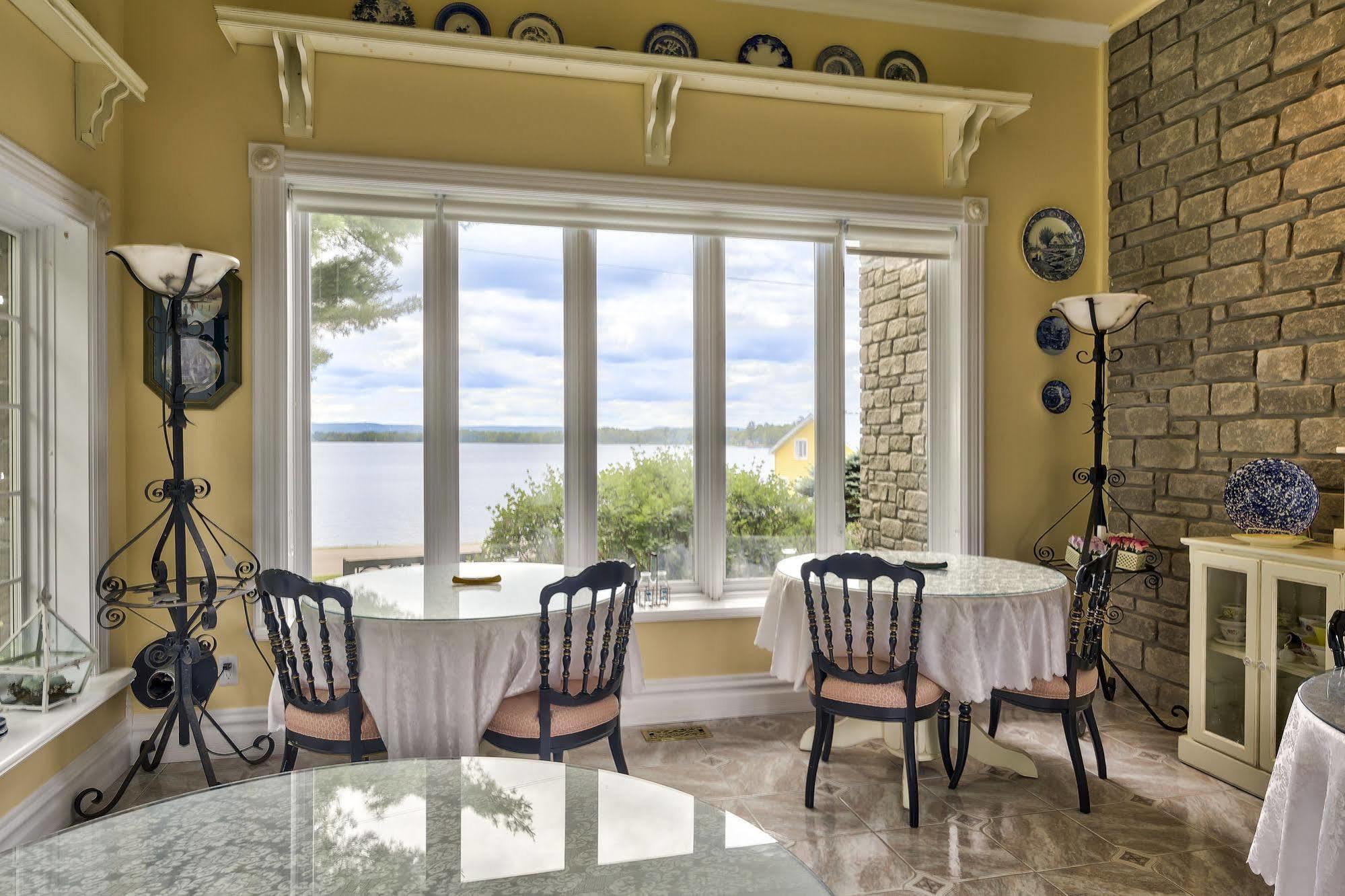 Greystone On Golden Lake Deacon Экстерьер фото